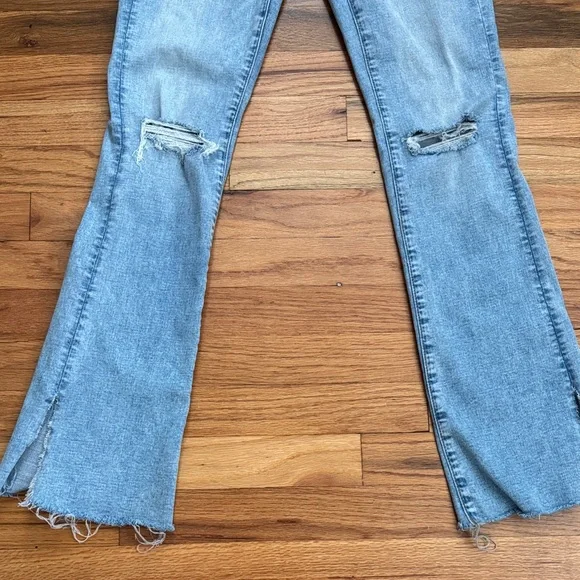 American Eagle High Rise Skinny Kick Distressed Jeans - Picture 3 of 5